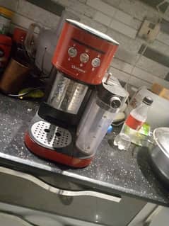 COFFEE MAKER IN MINT CONDITION 03112355496