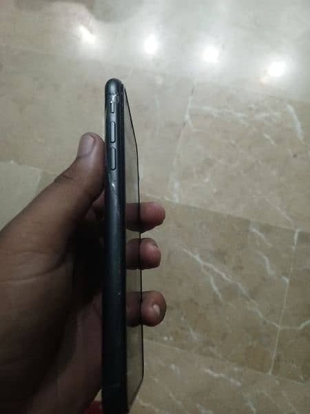 iphone 11 jv black 10/10 9