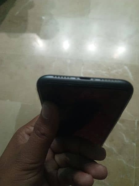 iphone 11 jv black 10/10 10