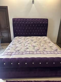 bed set for sale with 2 side tables