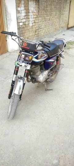 Honda 125 in very Good condition, Exchage possible