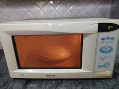 Samsung Microwave, 55 liters, 370mm dia plate, 9/10 condition