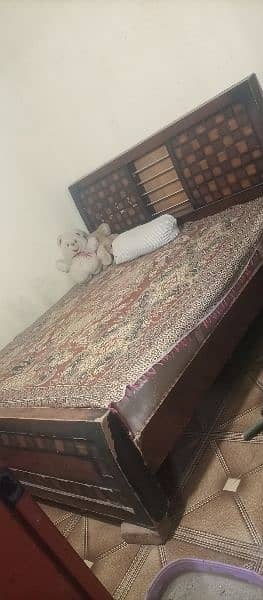 King size bed for sale. without matterers 0