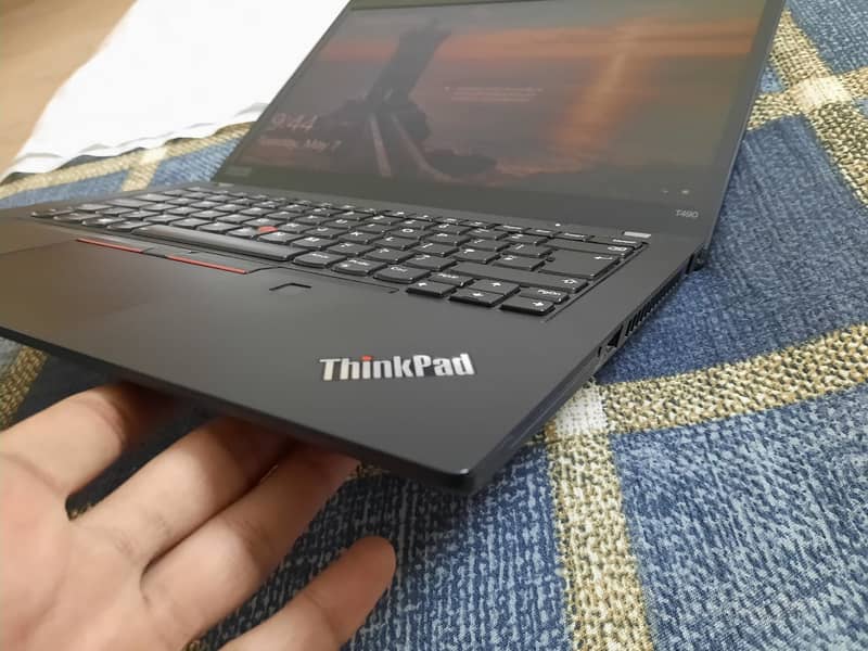 Lenovo Thinkpad T490 (Touch Variant) 5