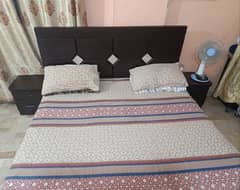 king size bed with side tables