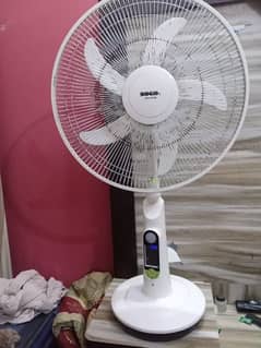 like new good condition sogo charging fan