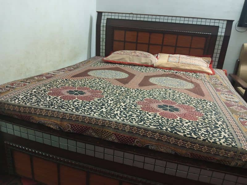 Queen size bed (0300.4035179) 4