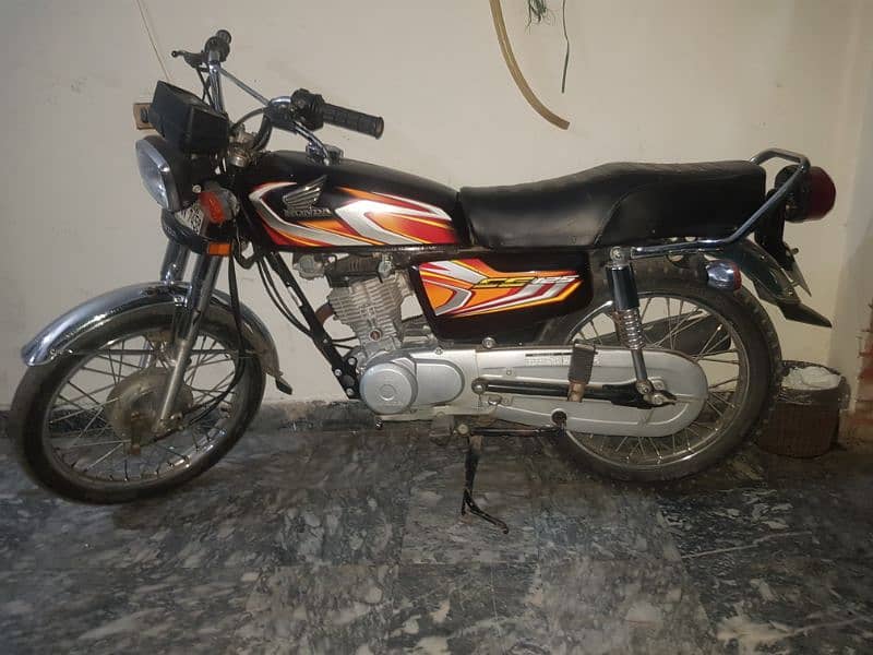 Honda CG125 black 1