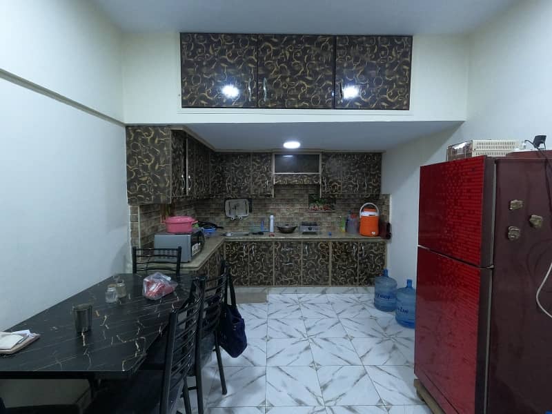 Centrally Located Prime Location Flat In Gulshan-E-Iqbal - Block 4 Is Available For Sale 7
