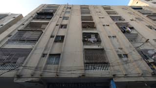 Prime Location Flat In Gulshan-e-Iqbal - Block 7 Sized 1200 Square Feet Is Available
