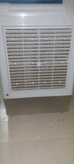 Room Cooler Beetro Company Model N-90 with 4 ice bar .