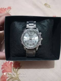 WOMEN'S WATCH AVAILABLE FOR SALE