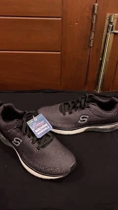 brand new orignal skechers available with us