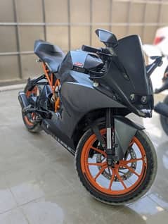 KTM RC 125 (The only piece in Pakistan)