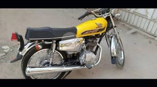 For sale Honda 125 CG 90 model Karachi nbr WhatsApp Rabta. 0320/9599567