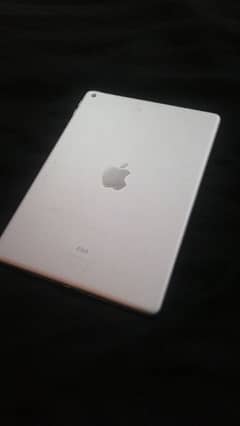 Ipad 5 Generation. 32gb best for gaming and editing