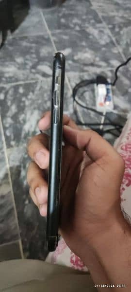 iphone  xr 64gb 6