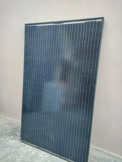 Solar panels 300 watt 10/10 condition