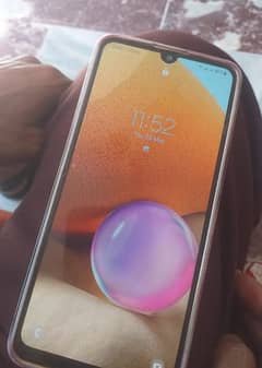 samsung A32 one hand used 10/10 condition urgent sale very good price