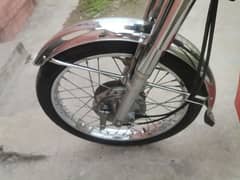 total bike Jaaneman hai Bus seat chain hai