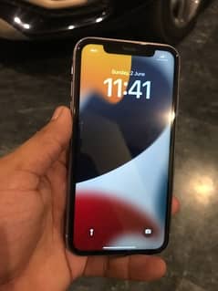 iphone 11 10/10 condition
