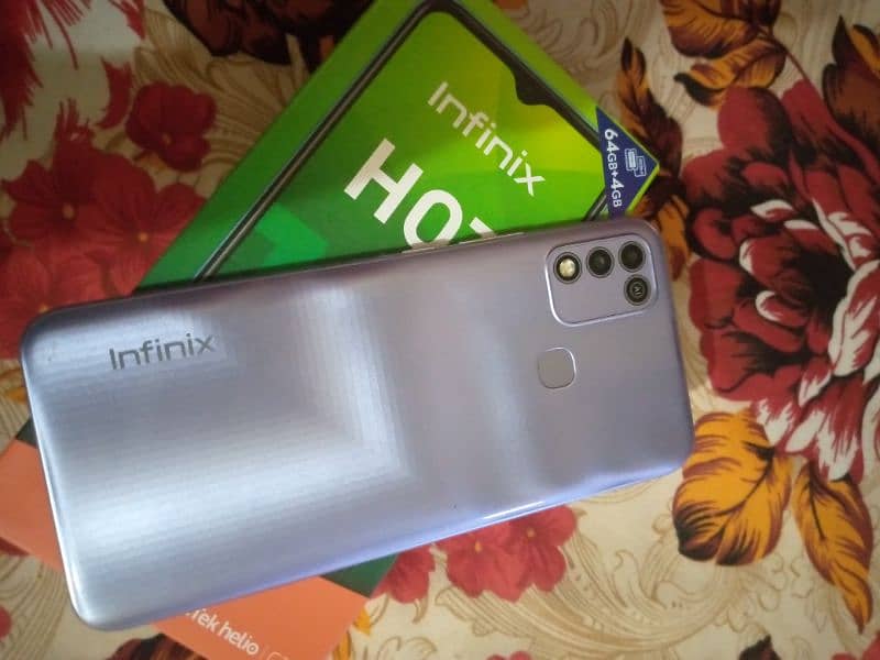 Infinix Hot 10 play condition 10 by 10 ok with box 1