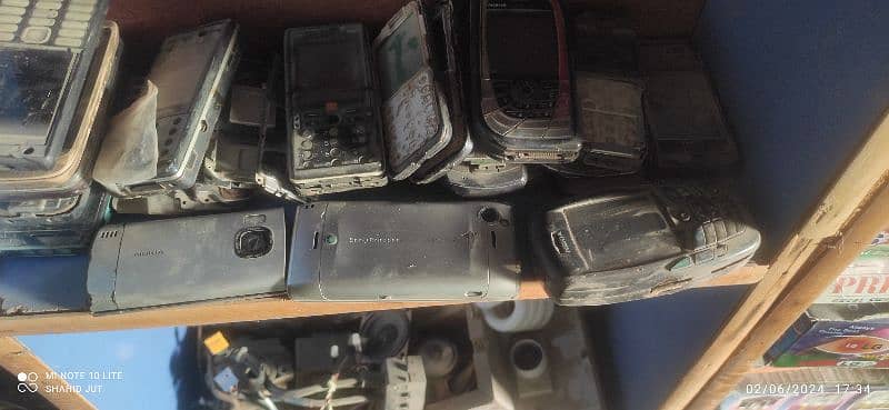 different fones parts for sale 18