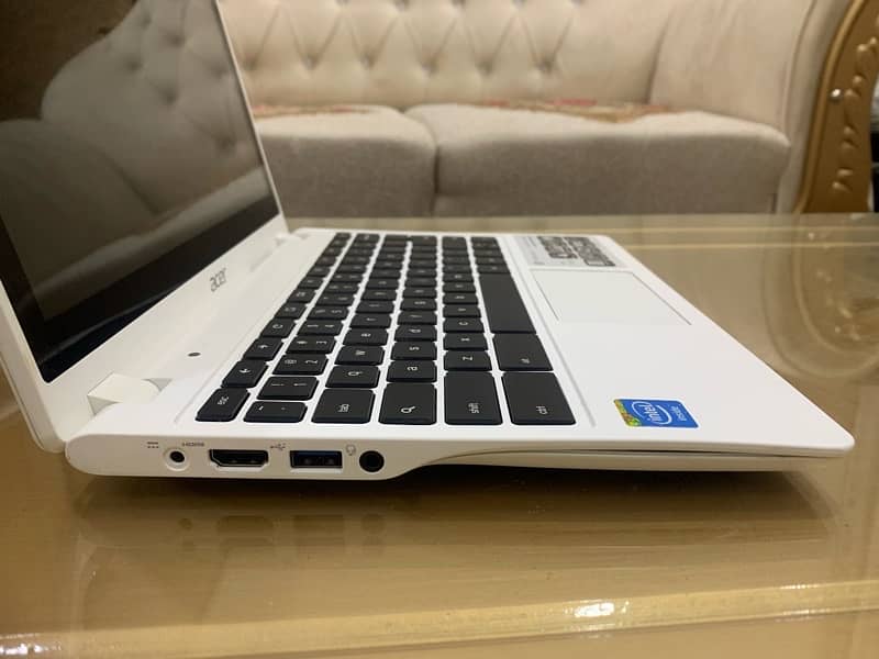 Acer New Touch slim laptop Intel Celeron 5th gen 4/128 Window 10 1