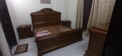 Akhrot wood bedroom set with mattress