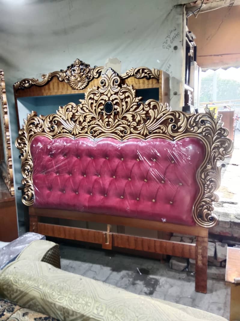 Bed/double bed/wooden bed/furniture/king size bed/luxury bed 2