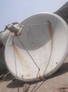 Dish raciver and dish 4 feet for sale just 3000