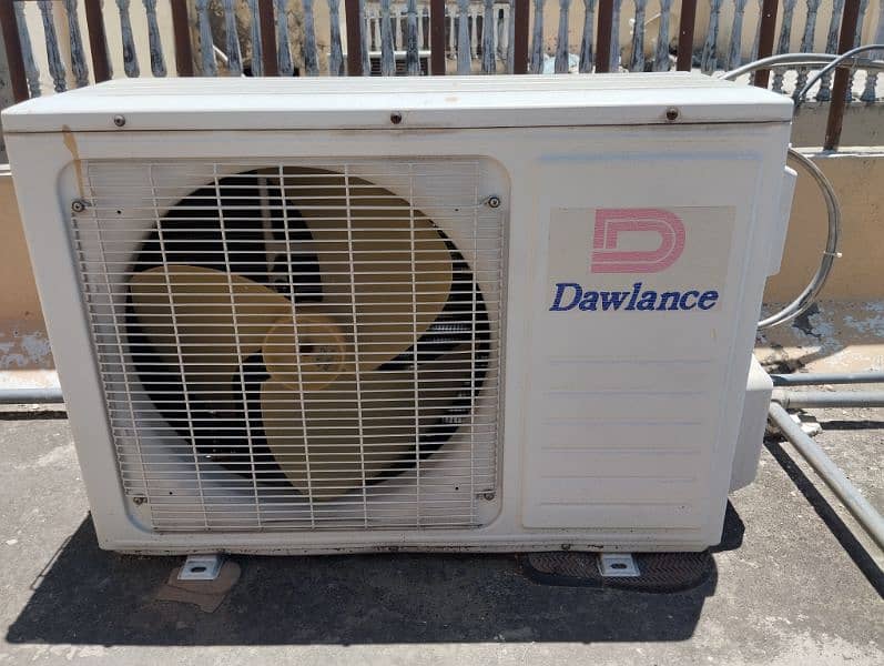 Dawlance split AC urgent sale 1