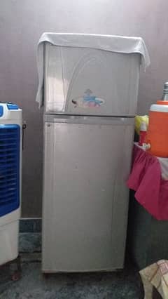 Full size refrigerator in good condition 03467338393