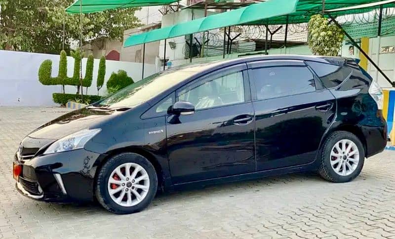 Toyota Prius Alpha Good Condition 1