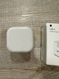 20 W apple adapter for sale