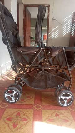 baby pram/ baby seater