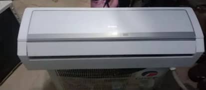 Gree AC and DC inverter 1.5 ton my Wha or call no. 0344///480---80--48