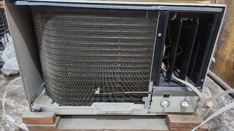 WINDOW AC 1.5 TON NATIONAL 10 by 10 condition 6