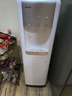 GREE WATER DISPENSER FOR SALE