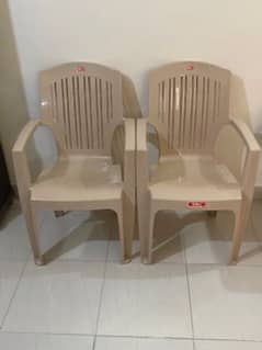 set of 4 plastic chairs