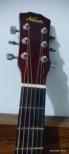 Karok beginner used guitar with cappo for sale!