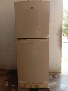 refregerator in used condition with best quality