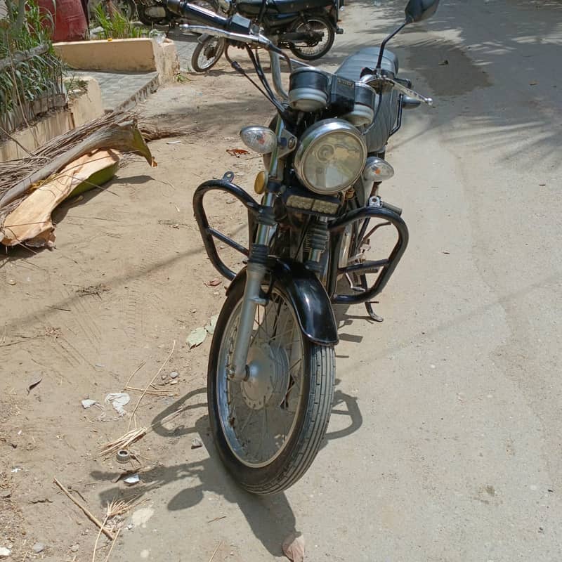 Suzuki GS 150 FOR SALE IN GULSHAN E IQBAL(URGENT SALE) 1