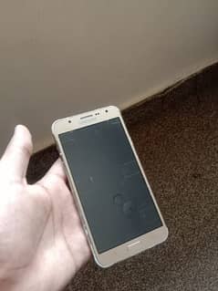 Samsung j7 mobile with box everything working pta approved 16 gb