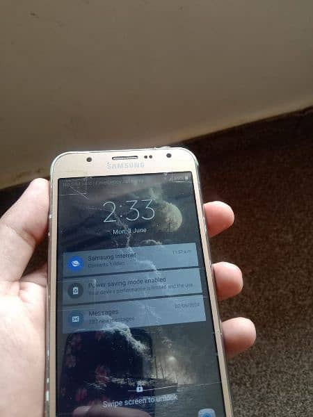 Samsung j7 mobile  everything working pta approved 16 gb 4