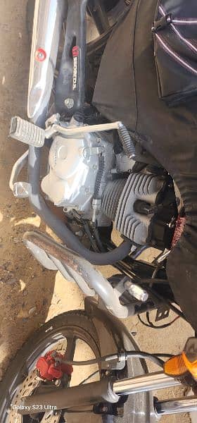 Honda CB 125f 22 oct zero meter condition with tubeless tyres 6