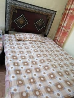 4.5 wide feet Bed
