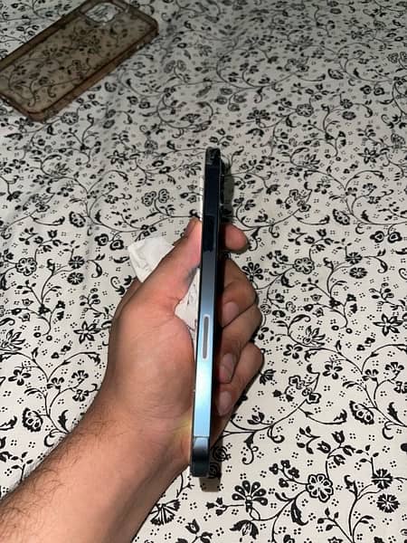 Iphone 12 Pro Max Jv Sim chal rhi ha . 256 Gb 4