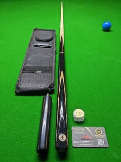 Snooker Cue. + Beg