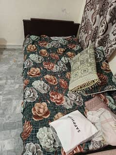 single  bed ( 2 ) available